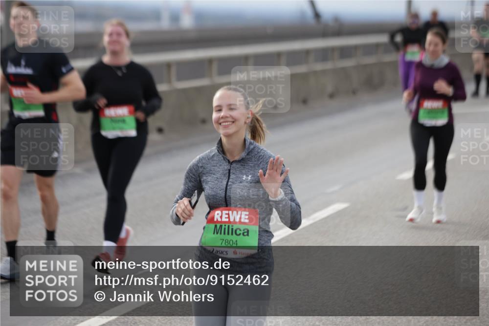 03.10.2025 - Köhlbrandbrückenlauf Jannik Wohlers http://msf.ph/oto/9152462 03.10.2025 16:01:15 Position 1 10, 7804 meine-sportfotos.de