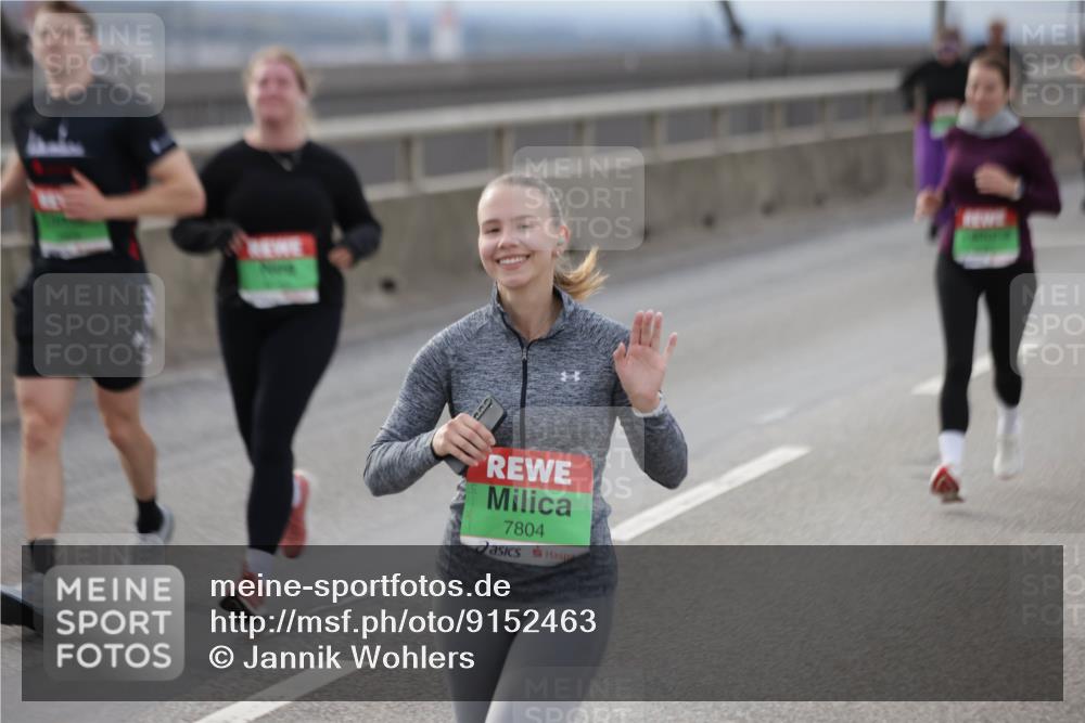 03.10.2025 - Köhlbrandbrückenlauf Jannik Wohlers http://msf.ph/oto/9152463 03.10.2025 16:01:15 Position 1 7804 meine-sportfotos.de