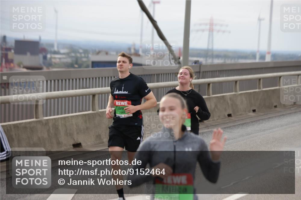 03.10.2025 - Köhlbrandbrückenlauf Jannik Wohlers http://msf.ph/oto/9152464 03.10.2025 16:01:15 Position 1 25, 7969 meine-sportfotos.de