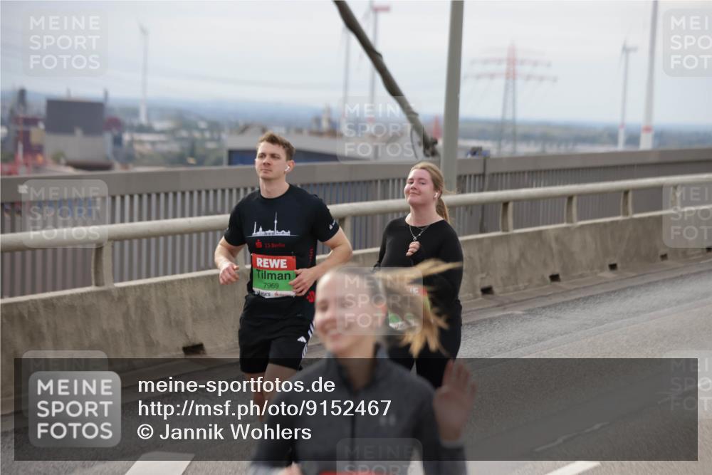 03.10.2025 - Köhlbrandbrückenlauf Jannik Wohlers http://msf.ph/oto/9152467 03.10.2025 16:01:16 Position 1 25, 7969 meine-sportfotos.de