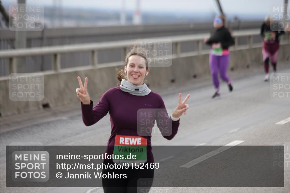 03.10.2025 - Köhlbrandbrückenlauf Jannik Wohlers http://msf.ph/oto/9152469 03.10.2025 16:01:17 Position 1 8581 meine-sportfotos.de