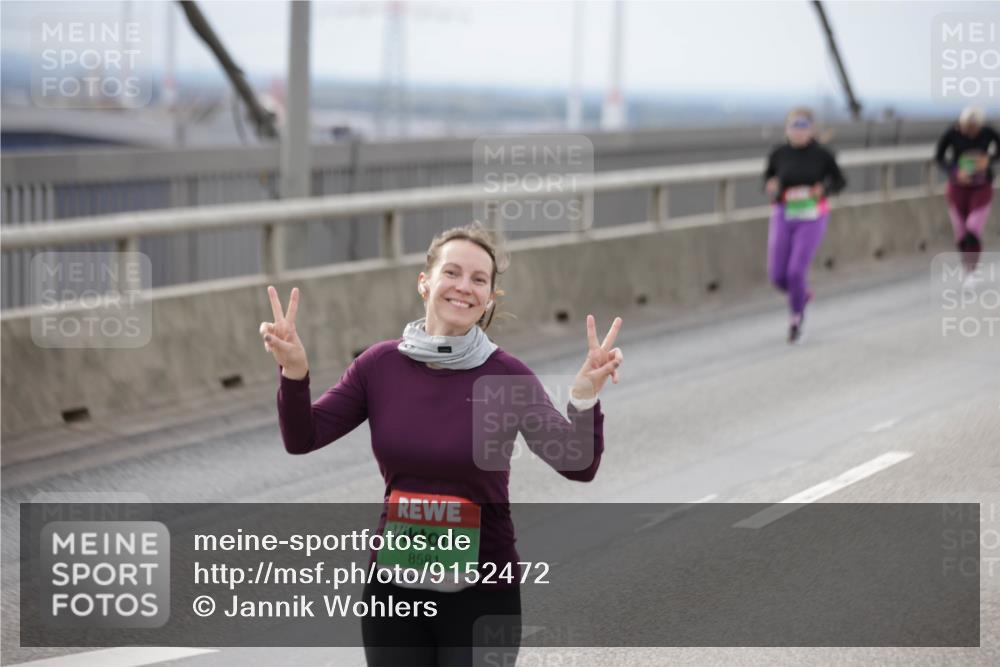 03.10.2025 - Köhlbrandbrückenlauf Jannik Wohlers http://msf.ph/oto/9152472 03.10.2025 16:01:18 Position 1 8581 meine-sportfotos.de