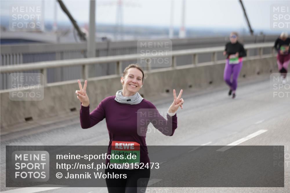 03.10.2025 - Köhlbrandbrückenlauf Jannik Wohlers http://msf.ph/oto/9152473 03.10.2025 16:01:18 Position 1 8581 meine-sportfotos.de