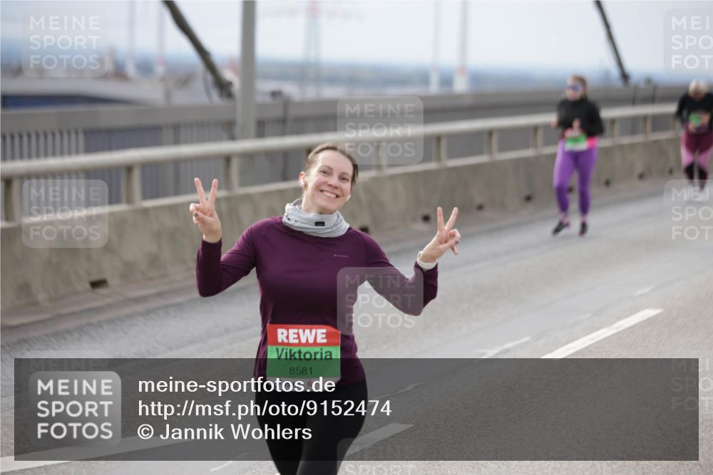 03.10.2025 - Köhlbrandbrückenlauf Jannik Wohlers http://msf.ph/oto/9152474 03.10.2025 16:01:18 Position 1 8581 meine-sportfotos.de