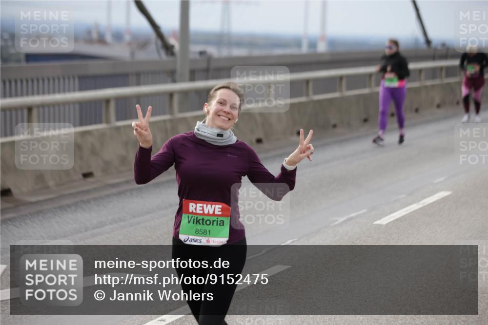 03.10.2025 - Köhlbrandbrückenlauf Jannik Wohlers http://msf.ph/oto/9152475 03.10.2025 16:01:18 Position 1 8581 meine-sportfotos.de