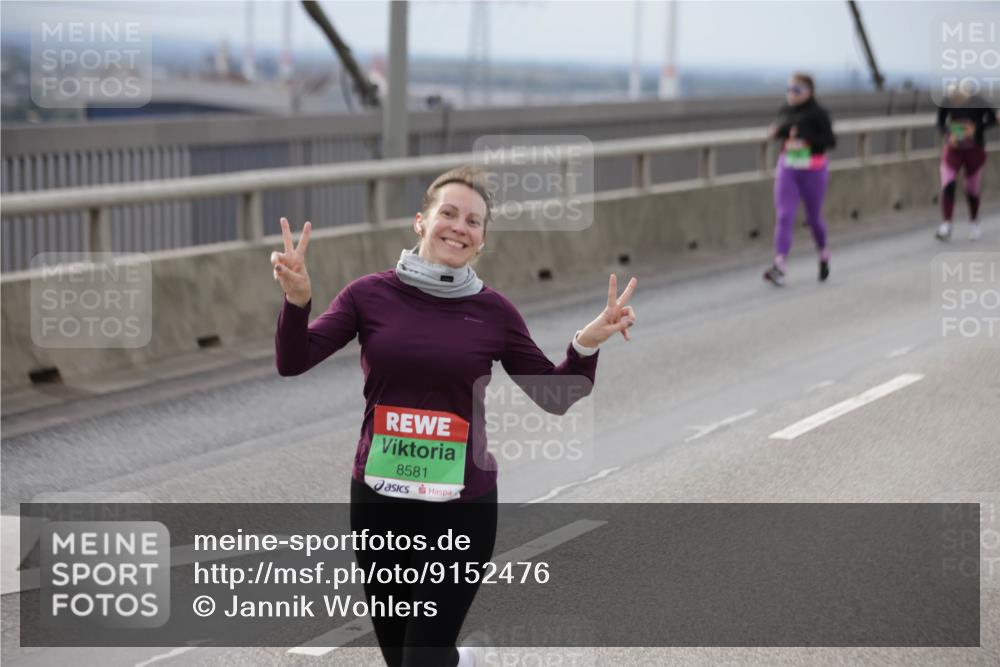03.10.2025 - Köhlbrandbrückenlauf Jannik Wohlers http://msf.ph/oto/9152476 03.10.2025 16:01:18 Position 1 8581 meine-sportfotos.de