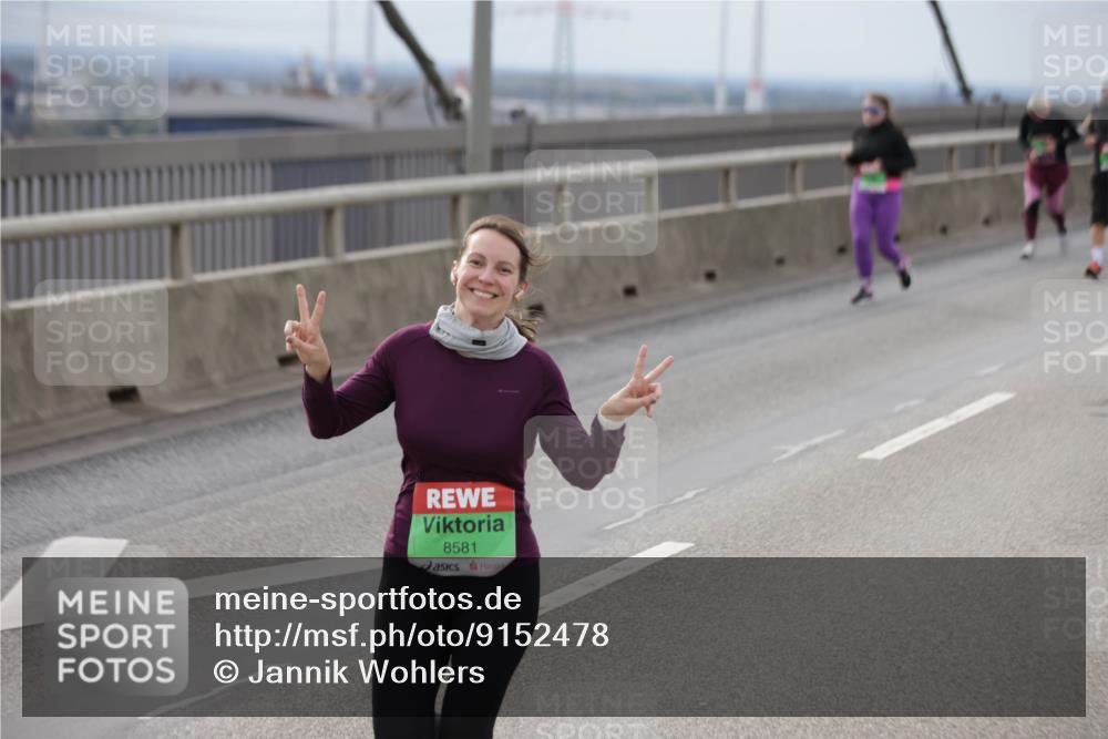 03.10.2025 - Köhlbrandbrückenlauf Jannik Wohlers http://msf.ph/oto/9152478 03.10.2025 16:01:18 Position 1 8581 meine-sportfotos.de