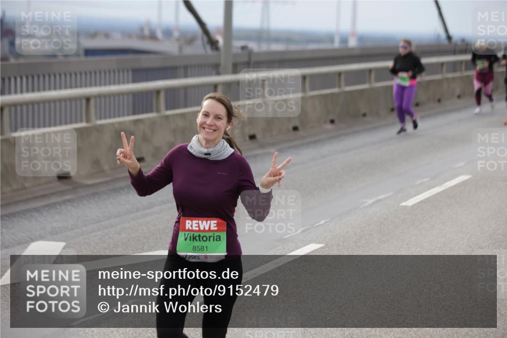 03.10.2025 - Köhlbrandbrückenlauf Jannik Wohlers http://msf.ph/oto/9152479 03.10.2025 16:01:18 Position 1 8581 meine-sportfotos.de