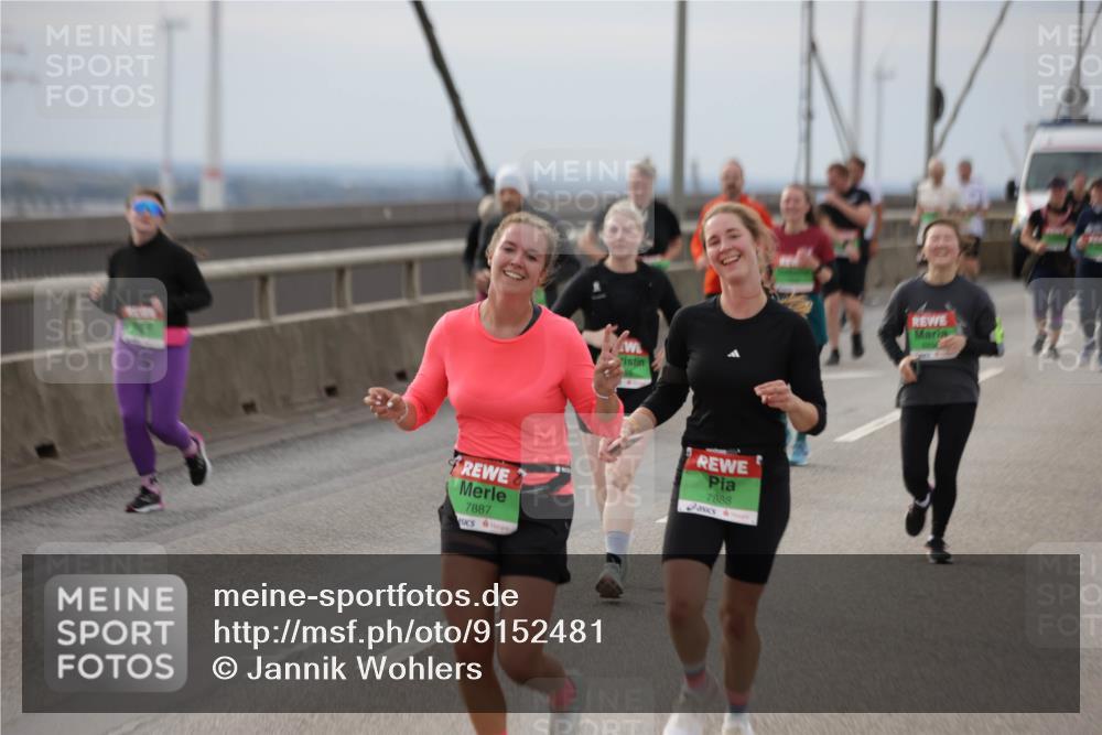 03.10.2025 - Köhlbrandbrückenlauf Jannik Wohlers http://msf.ph/oto/9152481 03.10.2025 16:01:19 Position 1 7887, 7888 meine-sportfotos.de