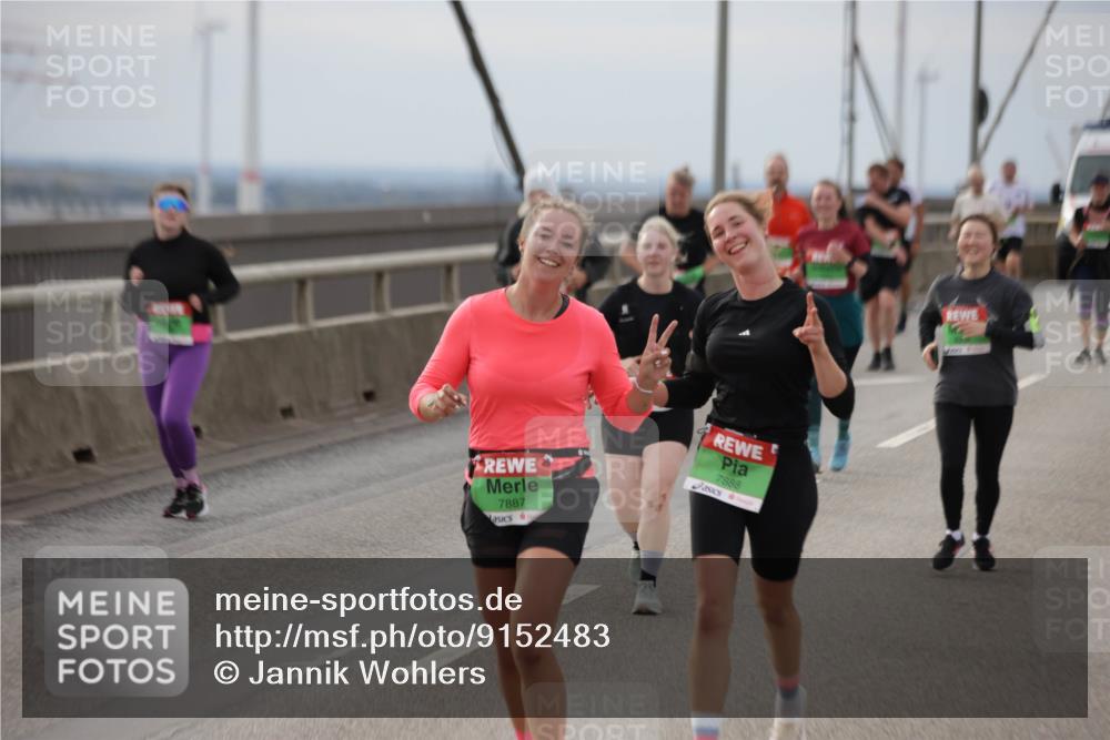 03.10.2025 - Köhlbrandbrückenlauf Jannik Wohlers http://msf.ph/oto/9152483 03.10.2025 16:01:20 Position 1 7887, 7888 meine-sportfotos.de