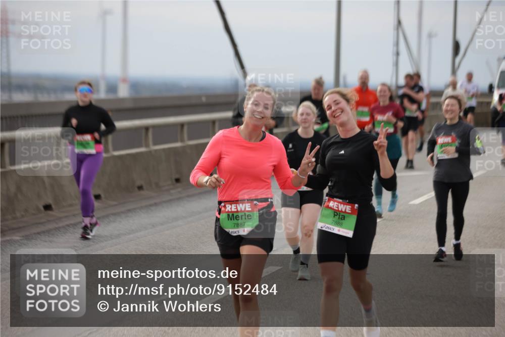 03.10.2025 - Köhlbrandbrückenlauf Jannik Wohlers http://msf.ph/oto/9152484 03.10.2025 16:01:20 Position 1 7887, 7888 meine-sportfotos.de