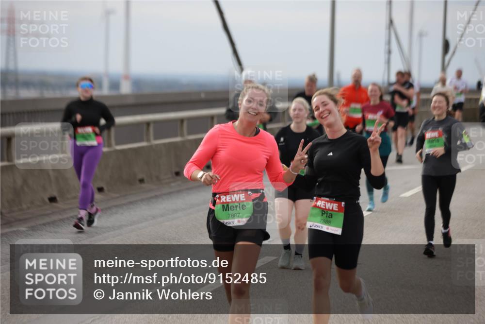 03.10.2025 - Köhlbrandbrückenlauf Jannik Wohlers http://msf.ph/oto/9152485 03.10.2025 16:01:20 Position 1 7887, 7888 meine-sportfotos.de