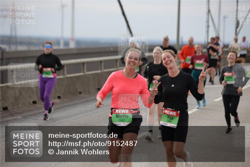 03.10.2025 - Köhlbrandbrückenlauf Jannik Wohlers http://msf.ph/oto/9152487 03.10.2025 16:01:20 Position 1 7888, 7887 meine-sportfotos.de
