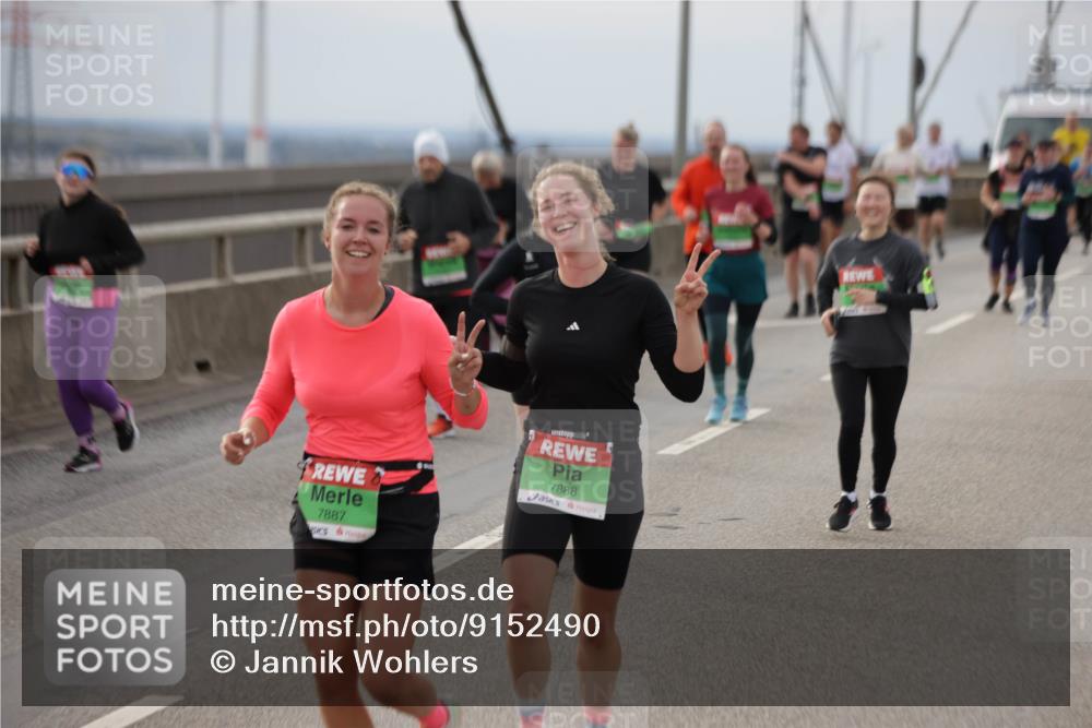 03.10.2025 - Köhlbrandbrückenlauf Jannik Wohlers http://msf.ph/oto/9152490 03.10.2025 16:01:20 Position 1 7887, 7888 meine-sportfotos.de