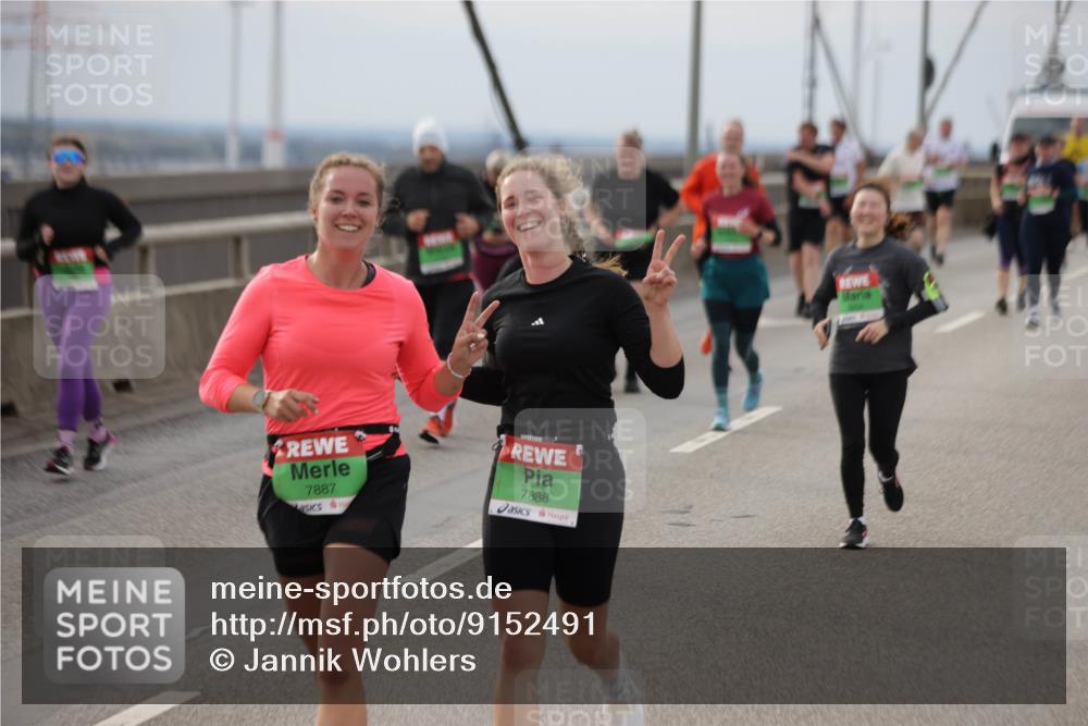 03.10.2025 - Köhlbrandbrückenlauf Jannik Wohlers http://msf.ph/oto/9152491 03.10.2025 16:01:20 Position 1 7887, 7888 meine-sportfotos.de