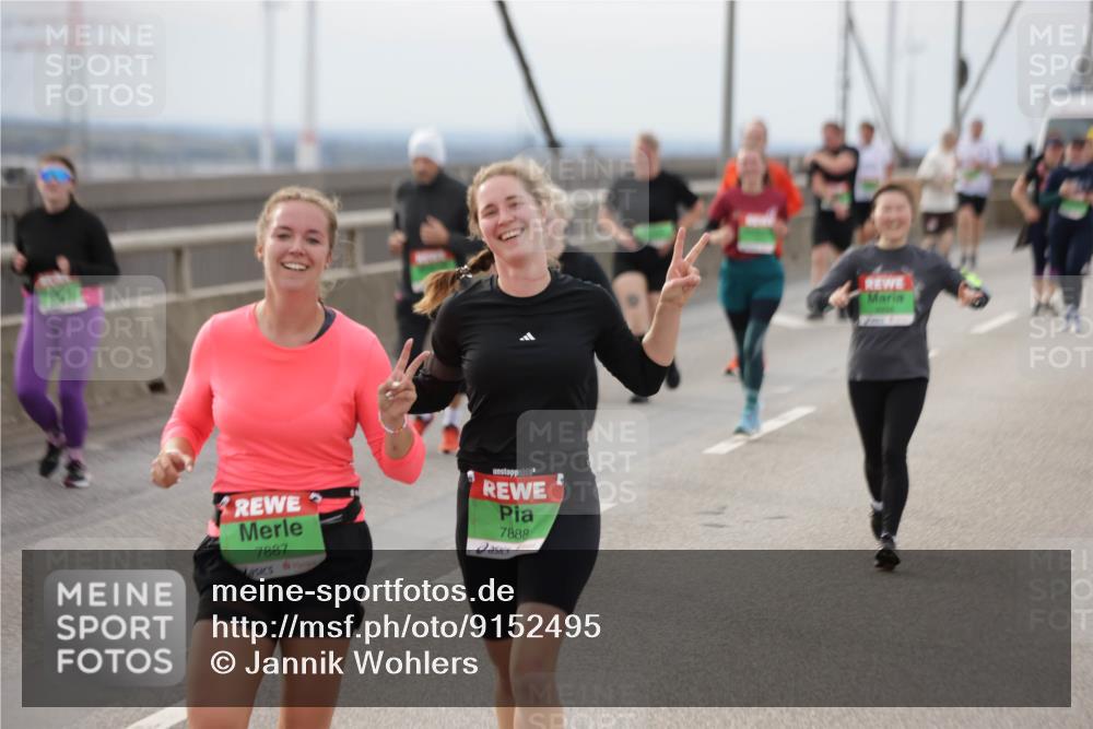 03.10.2025 - Köhlbrandbrückenlauf Jannik Wohlers http://msf.ph/oto/9152495 03.10.2025 16:01:21 Position 1 7887, 7888 meine-sportfotos.de
