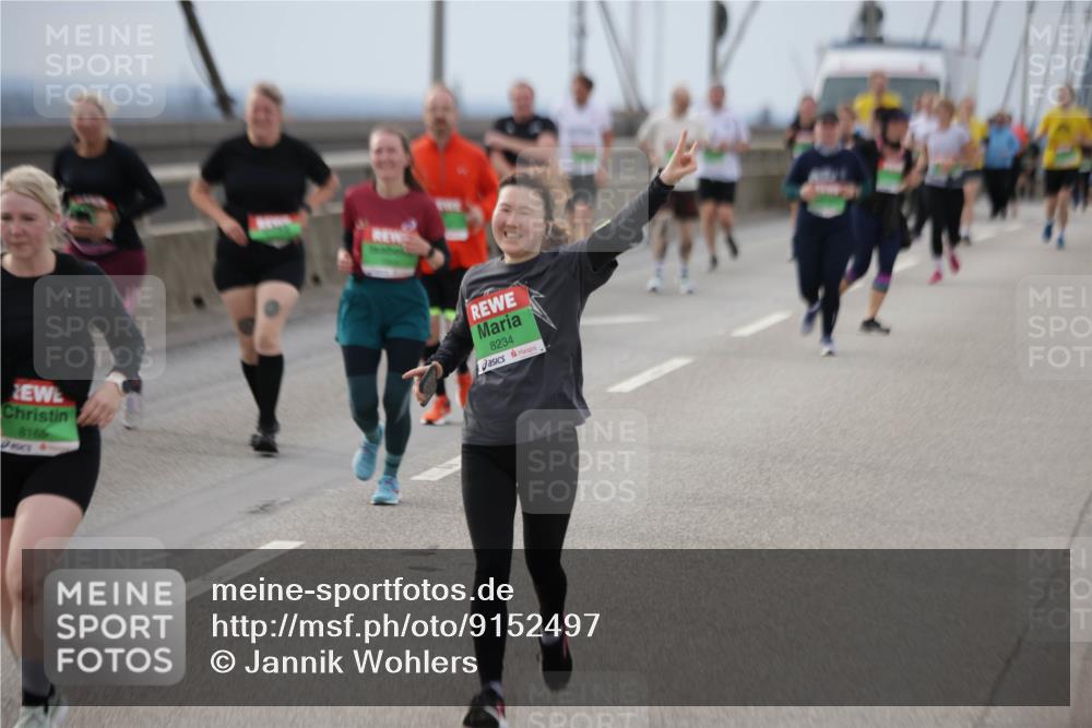 03.10.2025 - Köhlbrandbrückenlauf Jannik Wohlers http://msf.ph/oto/9152497 03.10.2025 16:01:22 Position 1 8166, 8234 meine-sportfotos.de