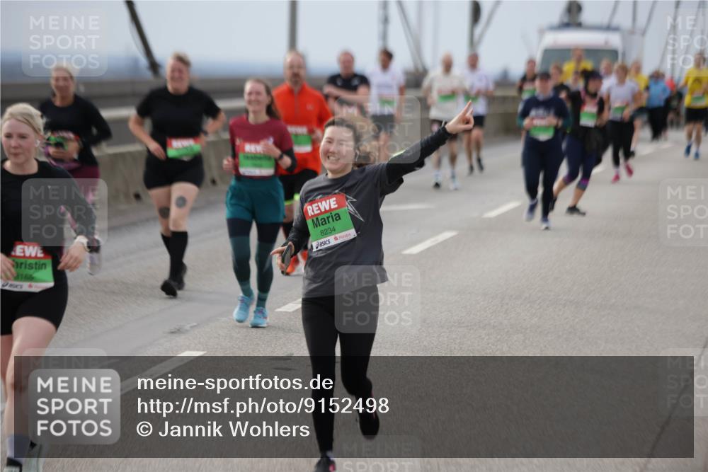 03.10.2025 - Köhlbrandbrückenlauf Jannik Wohlers http://msf.ph/oto/9152498 03.10.2025 16:01:22 Position 1 3166, 8234 meine-sportfotos.de