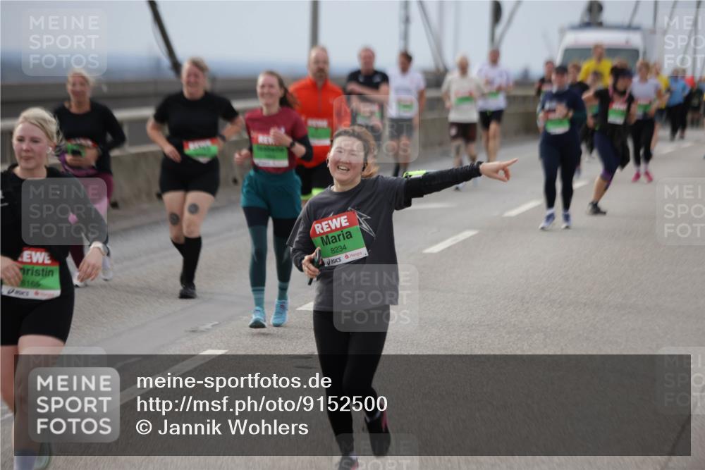 03.10.2025 - Köhlbrandbrückenlauf Jannik Wohlers http://msf.ph/oto/9152500 03.10.2025 16:01:22 Position 1 8165, 8234 meine-sportfotos.de