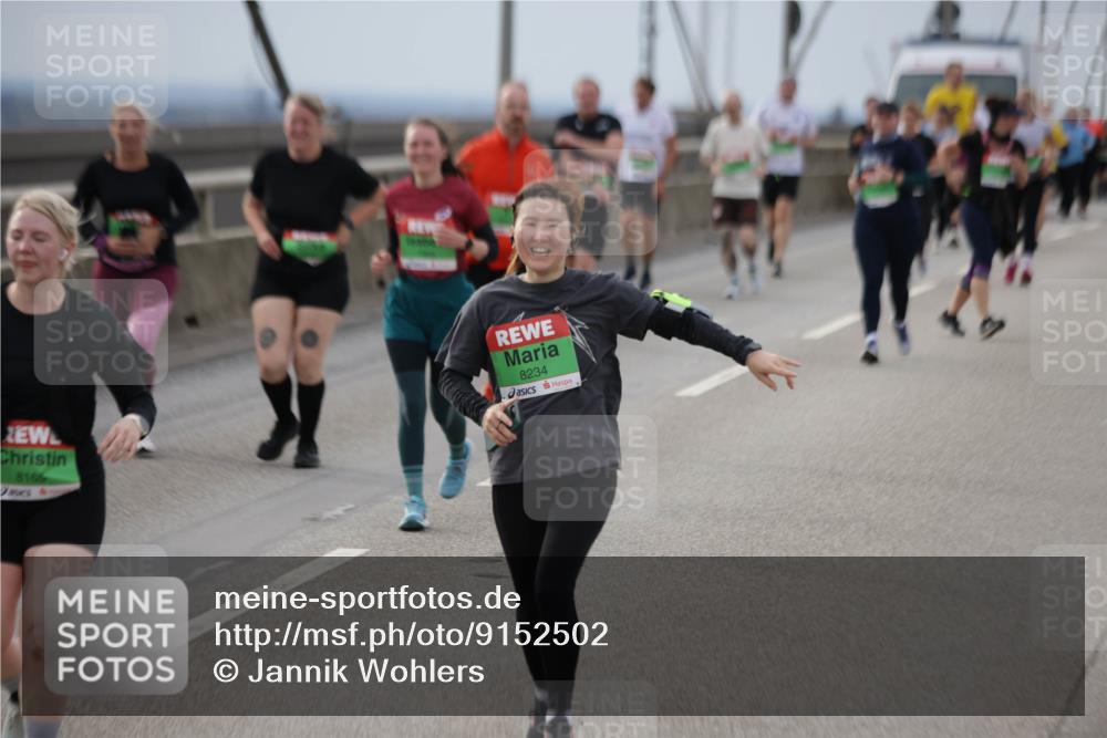 03.10.2025 - Köhlbrandbrückenlauf Jannik Wohlers http://msf.ph/oto/9152502 03.10.2025 16:01:22 Position 1 8166, 8234 meine-sportfotos.de