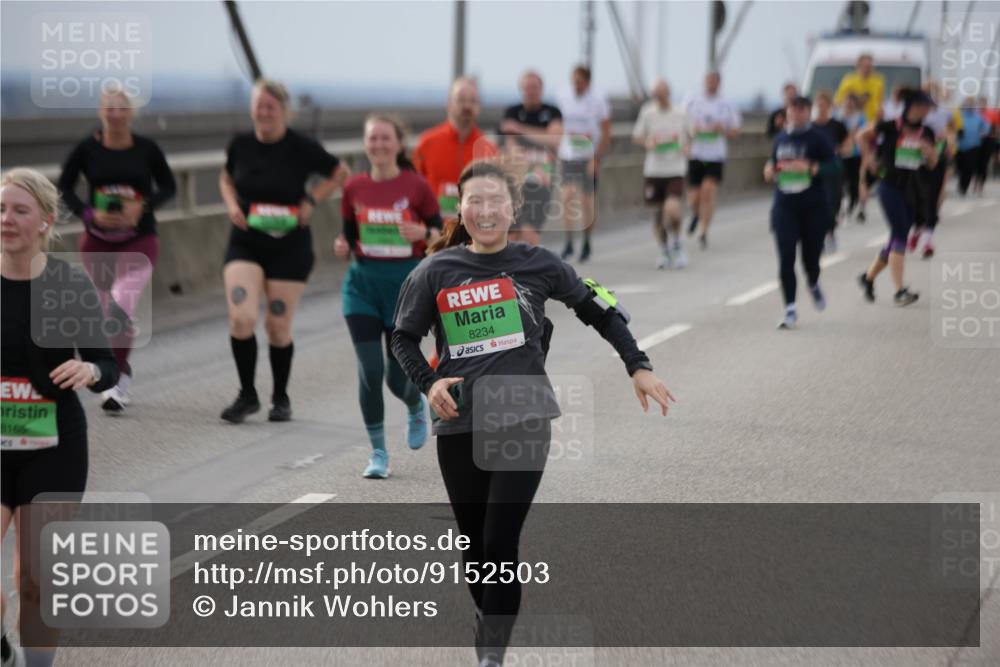 03.10.2025 - Köhlbrandbrückenlauf Jannik Wohlers http://msf.ph/oto/9152503 03.10.2025 16:01:22 Position 1 8166, 8234 meine-sportfotos.de