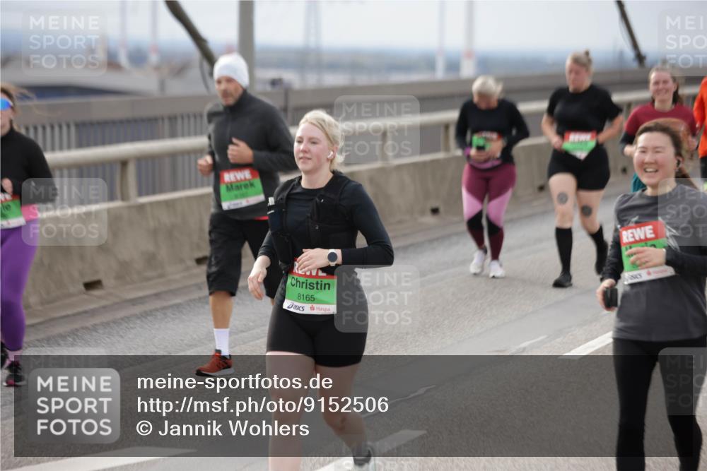 03.10.2025 - Köhlbrandbrückenlauf Jannik Wohlers http://msf.ph/oto/9152506 03.10.2025 16:01:23 Position 1 8165 meine-sportfotos.de