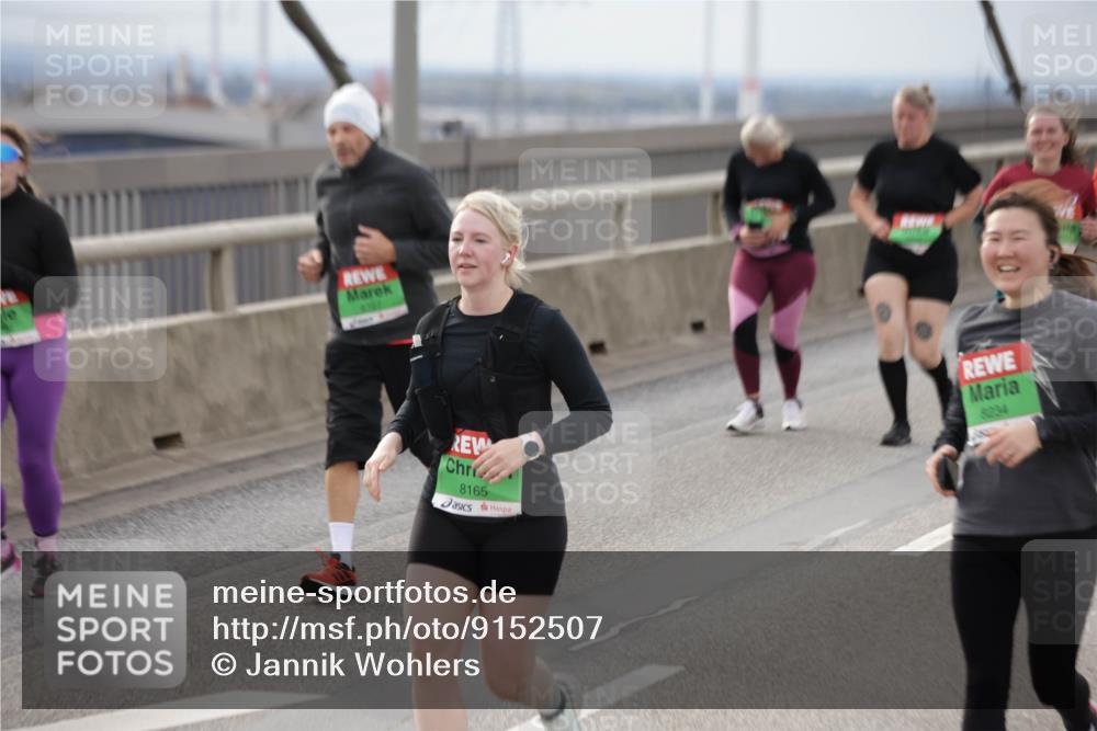 03.10.2025 - Köhlbrandbrückenlauf Jannik Wohlers http://msf.ph/oto/9152507 03.10.2025 16:01:23 Position 1 8165, 8284 meine-sportfotos.de