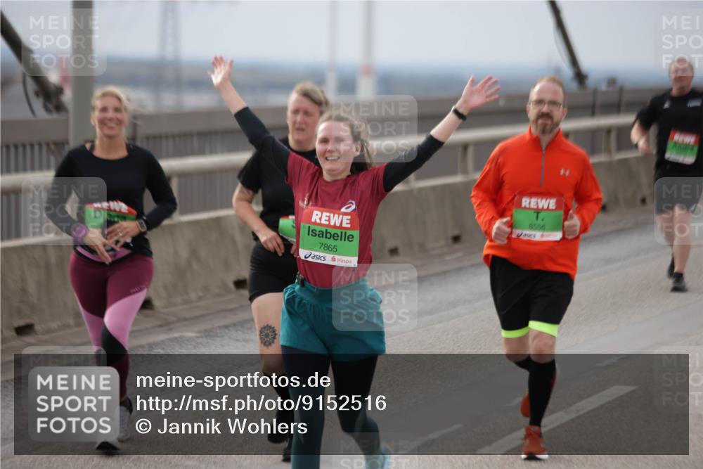 03.10.2025 - Köhlbrandbrückenlauf Jannik Wohlers http://msf.ph/oto/9152516 03.10.2025 16:01:25 Position 1 7865, 8556 meine-sportfotos.de
