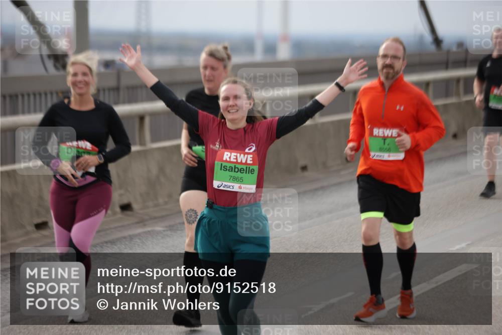 03.10.2025 - Köhlbrandbrückenlauf Jannik Wohlers http://msf.ph/oto/9152518 03.10.2025 16:01:25 Position 1 7865, 8556 meine-sportfotos.de