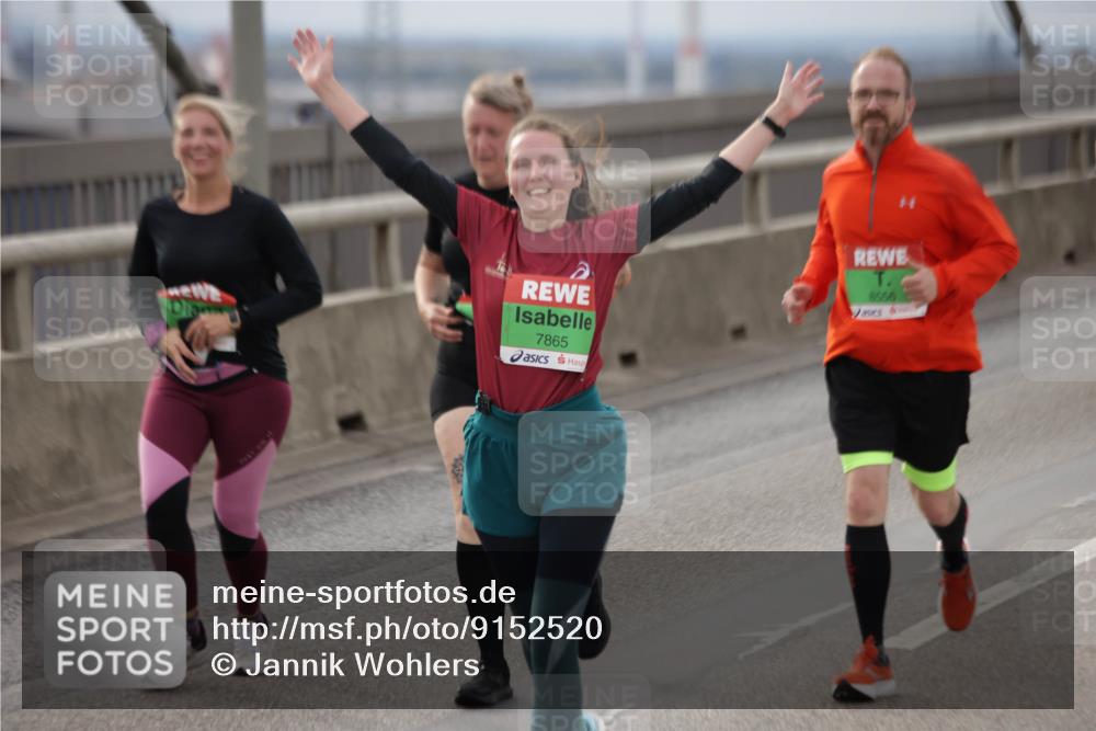 03.10.2025 - Köhlbrandbrückenlauf Jannik Wohlers http://msf.ph/oto/9152520 03.10.2025 16:01:25 Position 1 7865, 8556 meine-sportfotos.de