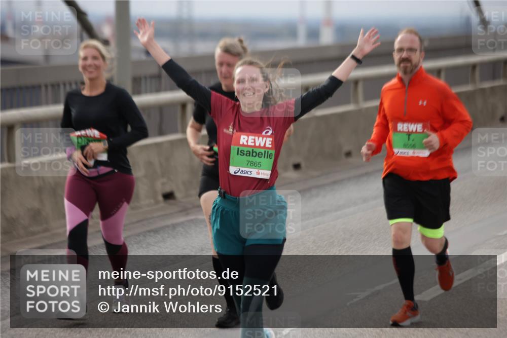 03.10.2025 - Köhlbrandbrückenlauf Jannik Wohlers http://msf.ph/oto/9152521 03.10.2025 16:01:25 Position 1 7865, 8556 meine-sportfotos.de