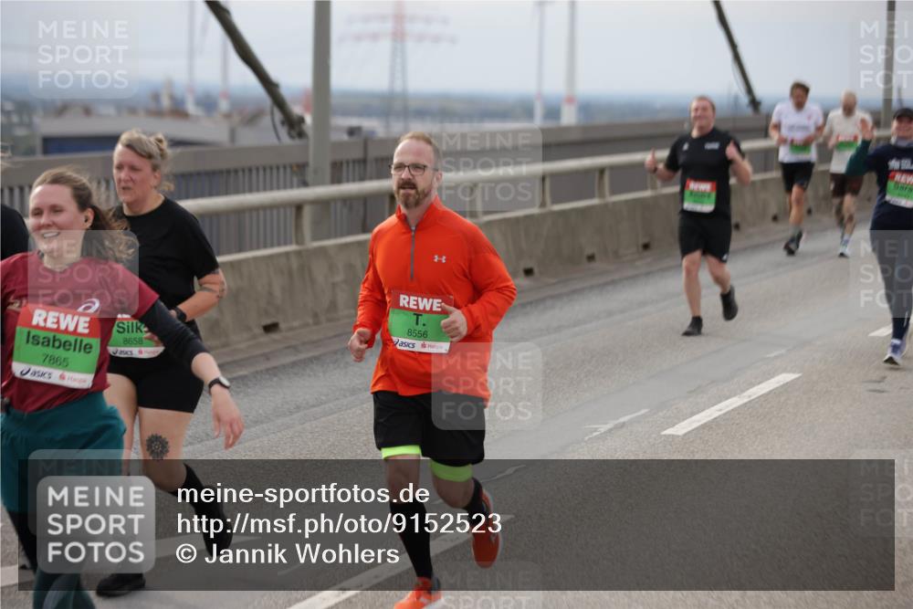 03.10.2025 - Köhlbrandbrückenlauf Jannik Wohlers http://msf.ph/oto/9152523 03.10.2025 16:01:27 Position 1 7865, 86581, 8556 meine-sportfotos.de