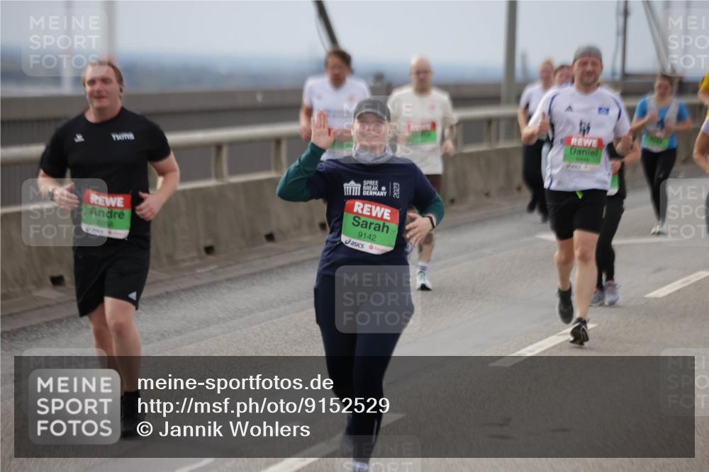 03.10.2025 - Köhlbrandbrückenlauf Jannik Wohlers http://msf.ph/oto/9152529 03.10.2025 16:01:28 Position 1 8058, 9142, 8409 meine-sportfotos.de