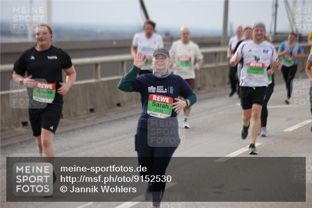 03.10.2025 - Köhlbrandbrückenlauf Jannik Wohlers http://msf.ph/oto/9152530 03.10.2025 16:01:28 Position 1 8058, 9142, 8406 meine-sportfotos.de