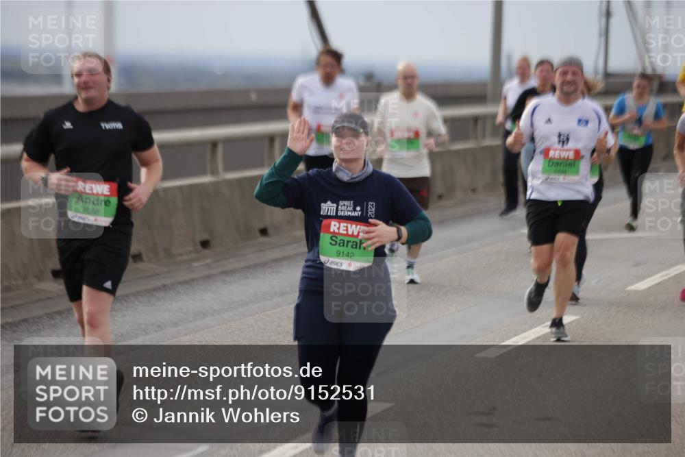 03.10.2025 - Köhlbrandbrückenlauf Jannik Wohlers http://msf.ph/oto/9152531 03.10.2025 16:01:28 Position 1 8058, 9142, 8498 meine-sportfotos.de
