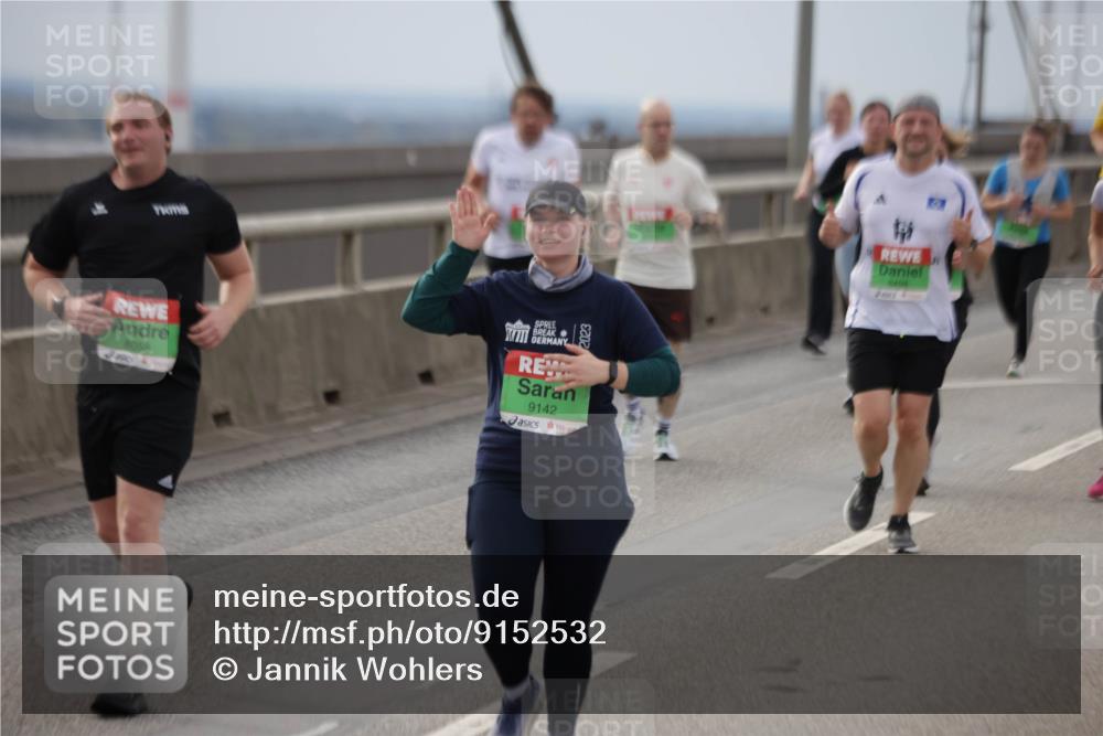 03.10.2025 - Köhlbrandbrückenlauf Jannik Wohlers http://msf.ph/oto/9152532 03.10.2025 16:01:28 Position 1 8058, 9142, 406 meine-sportfotos.de