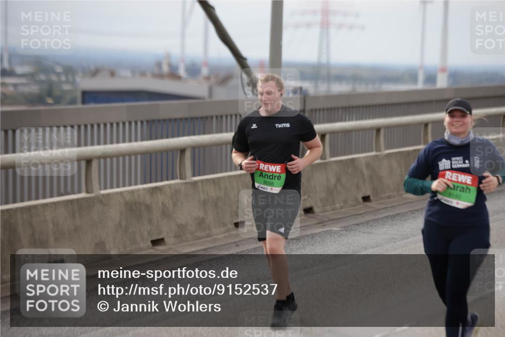 03.10.2025 - Köhlbrandbrückenlauf Jannik Wohlers http://msf.ph/oto/9152537 03.10.2025 16:01:30 Position 1 8058, 8202, 9142 meine-sportfotos.de