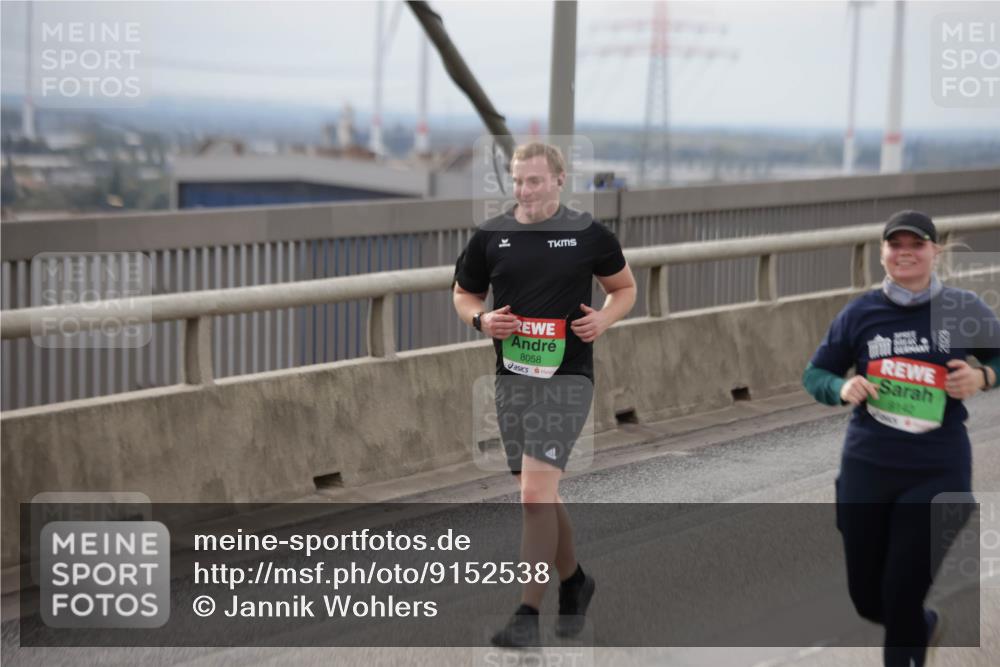 03.10.2025 - Köhlbrandbrückenlauf Jannik Wohlers http://msf.ph/oto/9152538 03.10.2025 16:01:30 Position 1 8058, 142 meine-sportfotos.de