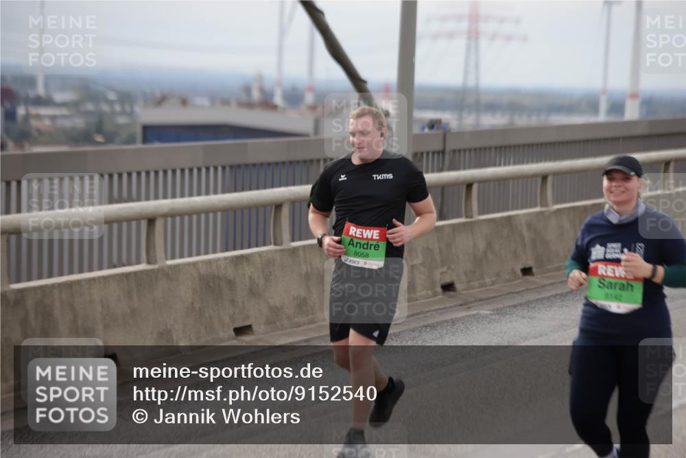 03.10.2025 - Köhlbrandbrückenlauf Jannik Wohlers http://msf.ph/oto/9152540 03.10.2025 16:01:30 Position 1 8058, 9142 meine-sportfotos.de