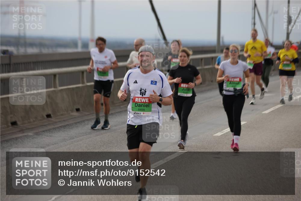 03.10.2025 - Köhlbrandbrückenlauf Jannik Wohlers http://msf.ph/oto/9152542 03.10.2025 16:01:31 Position 1 8498 meine-sportfotos.de