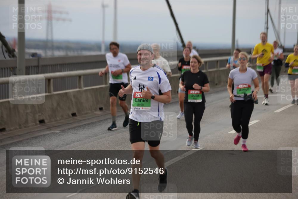 03.10.2025 - Köhlbrandbrückenlauf Jannik Wohlers http://msf.ph/oto/9152546 03.10.2025 16:01:31 Position 1 8498 meine-sportfotos.de