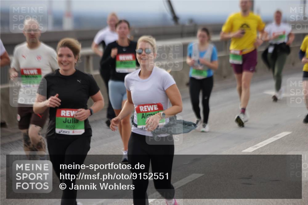 03.10.2025 - Köhlbrandbrückenlauf Jannik Wohlers http://msf.ph/oto/9152551 03.10.2025 16:01:33 Position 1 8022 meine-sportfotos.de