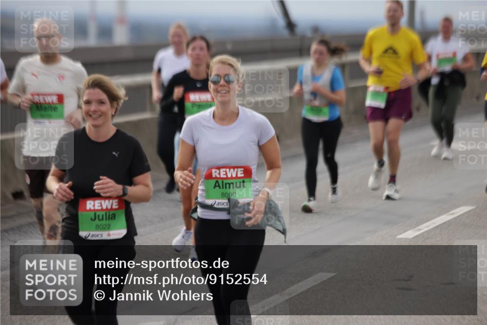 03.10.2025 - Köhlbrandbrückenlauf Jannik Wohlers http://msf.ph/oto/9152554 03.10.2025 16:01:33 Position 1 8022, 8090 meine-sportfotos.de