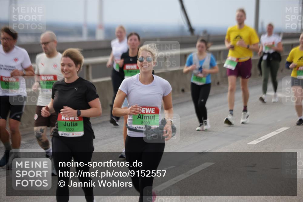 03.10.2025 - Köhlbrandbrückenlauf Jannik Wohlers http://msf.ph/oto/9152557 03.10.2025 16:01:33 Position 1 8022, 8090 meine-sportfotos.de