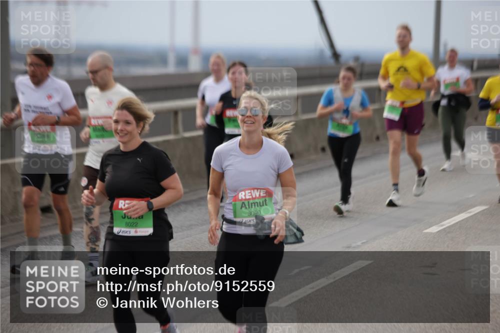 03.10.2025 - Köhlbrandbrückenlauf Jannik Wohlers http://msf.ph/oto/9152559 03.10.2025 16:01:33 Position 1 8022, 8090 meine-sportfotos.de