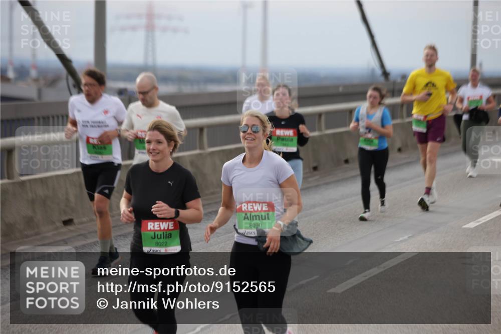 03.10.2025 - Köhlbrandbrückenlauf Jannik Wohlers http://msf.ph/oto/9152565 03.10.2025 16:01:34 Position 1 8022, 8090 meine-sportfotos.de