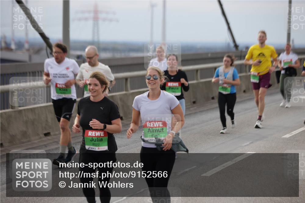 03.10.2025 - Köhlbrandbrückenlauf Jannik Wohlers http://msf.ph/oto/9152566 03.10.2025 16:01:34 Position 1 8022, 8090 meine-sportfotos.de