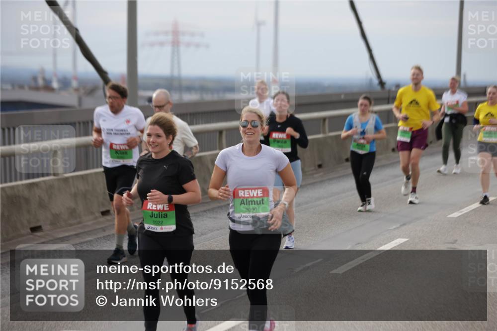 03.10.2025 - Köhlbrandbrückenlauf Jannik Wohlers http://msf.ph/oto/9152568 03.10.2025 16:01:34 Position 1 8022, 8090 meine-sportfotos.de