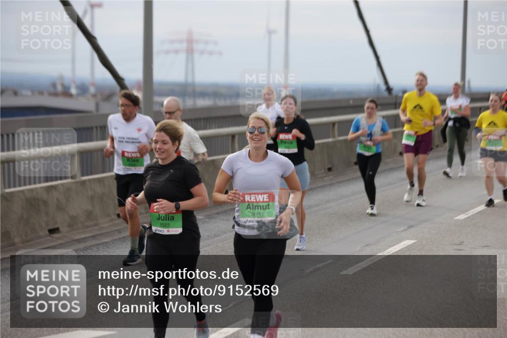 03.10.2025 - Köhlbrandbrückenlauf Jannik Wohlers http://msf.ph/oto/9152569 03.10.2025 16:01:34 Position 1 8022, 8090 meine-sportfotos.de