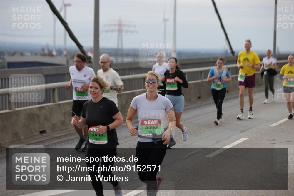 03.10.2025 - Köhlbrandbrückenlauf Jannik Wohlers http://msf.ph/oto/9152571 03.10.2025 16:01:34 Position 1 8022, 8090 meine-sportfotos.de
